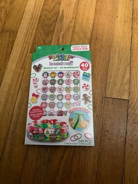 Rainbow Loom  Holly Jolly Beadmoji Kit - New